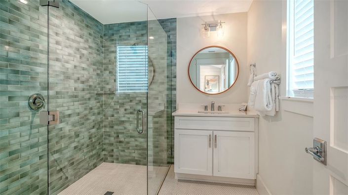 Image No.55-10 Bed Property for sale