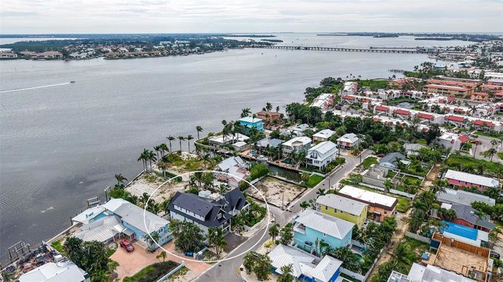 Image No.8-10 Bed Property for sale