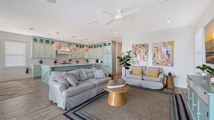 Image No.18-7 Bed Property for sale