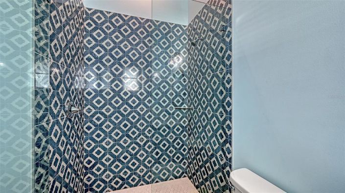 Image No.40-7 Bed Property for sale