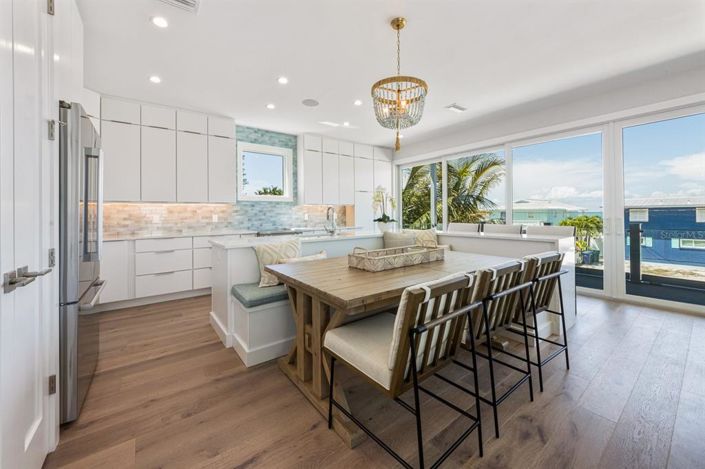 Image No.17-4 Bed Property for sale