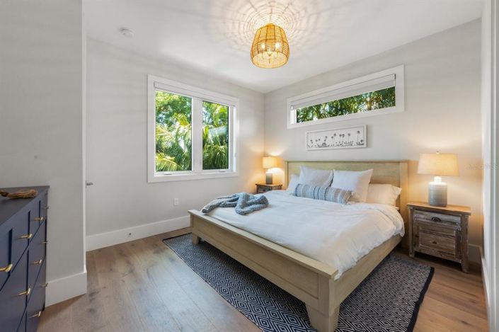 Image No.25-4 Bed Property for sale