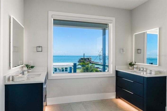 Image No.36-4 Bed Property for sale