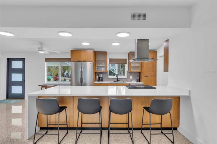 Image No.10-3 Bed Property for sale