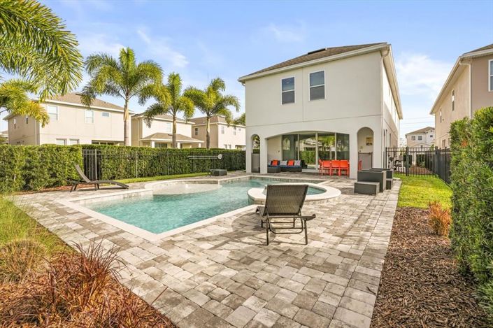 Image No.33-6 Bed Property for sale