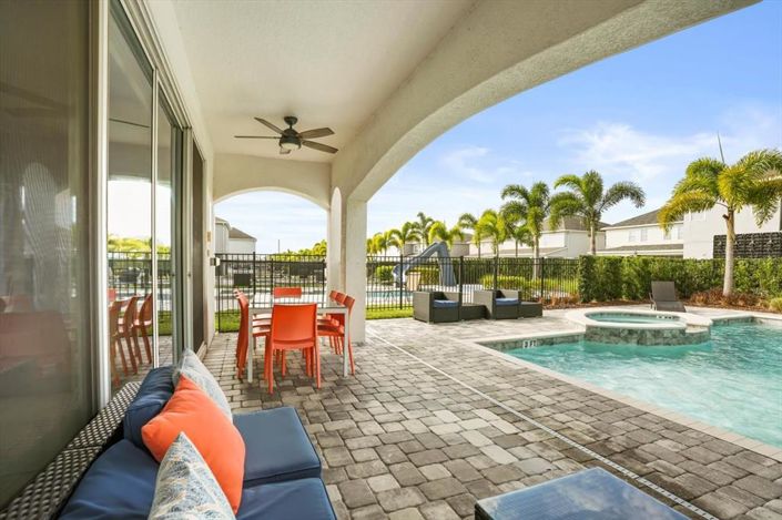 Image No.36-6 Bed Property for sale