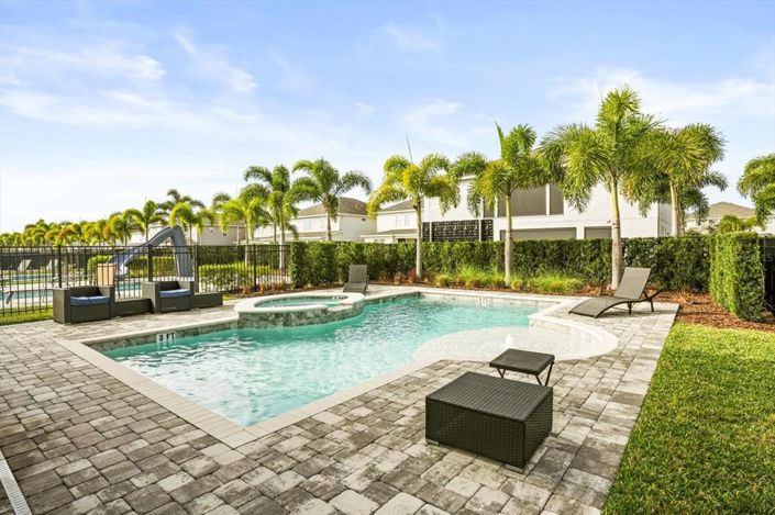 Image No.37-6 Bed Property for sale