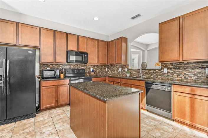 Image No.13-5 Bed Property for sale