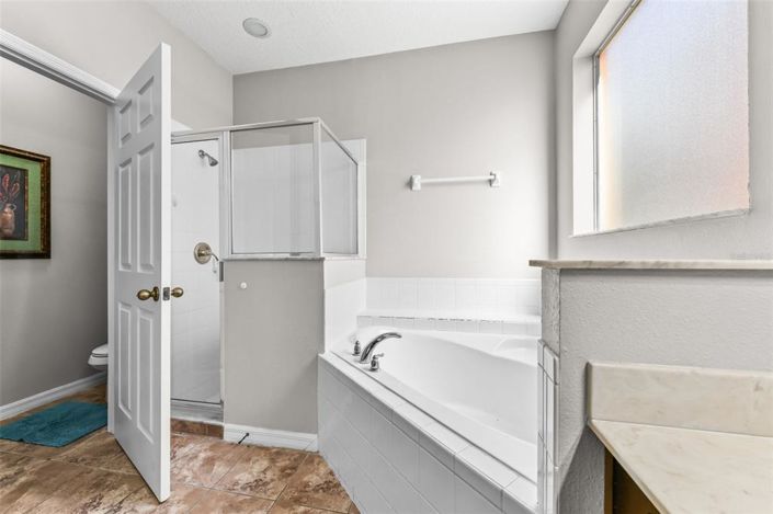 Image No.25-5 Bed Property for sale