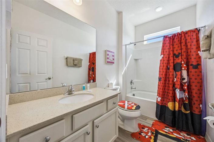 Image No.11-13 Bed Property for sale