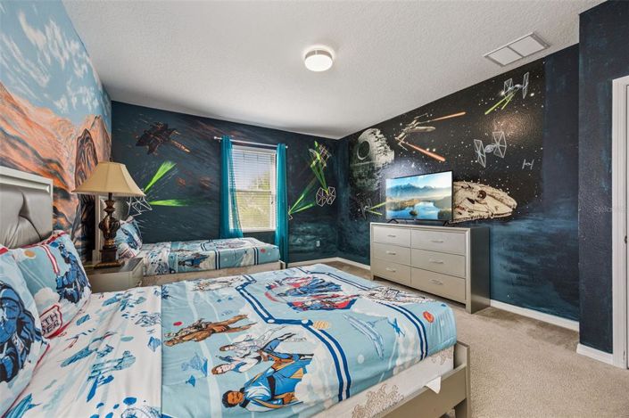 Image No.18-13 Bed Property for sale