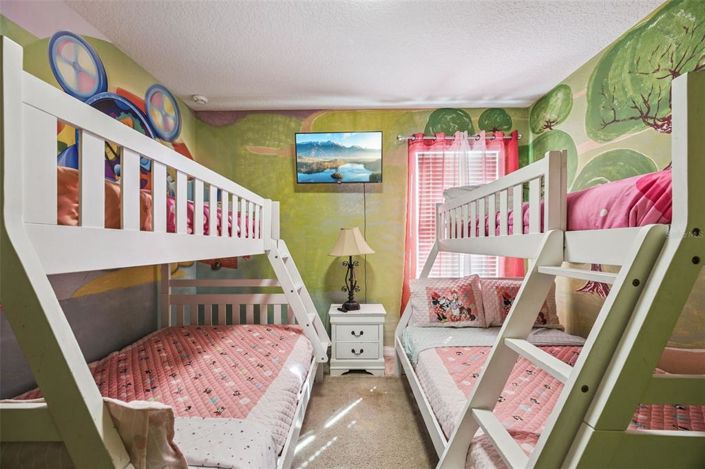 Image No.9-13 Bed Property for sale