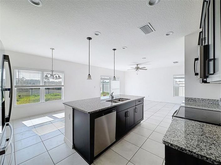 Image No.28-4 Bed Property for sale