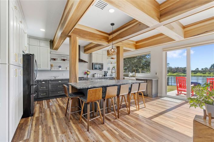 Image No.2-4 Bed Property for sale