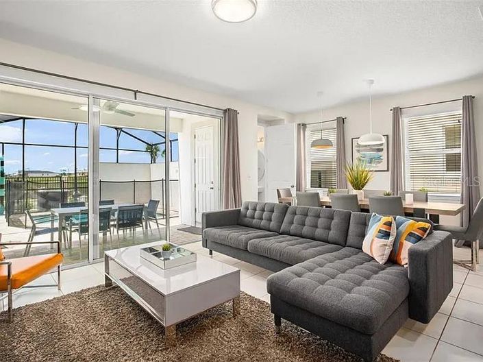 Image No.14-5 Bed Townhouse for sale