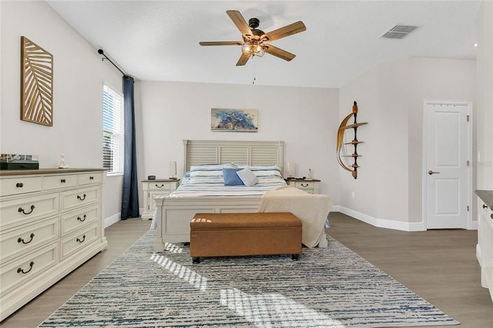 Image No.15-4 Bed Property for sale