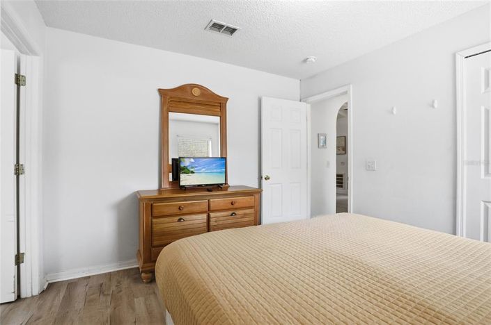 Image No.14-3 Bed Property for sale