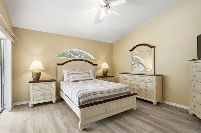 Image No.16-3 Bed Property for sale