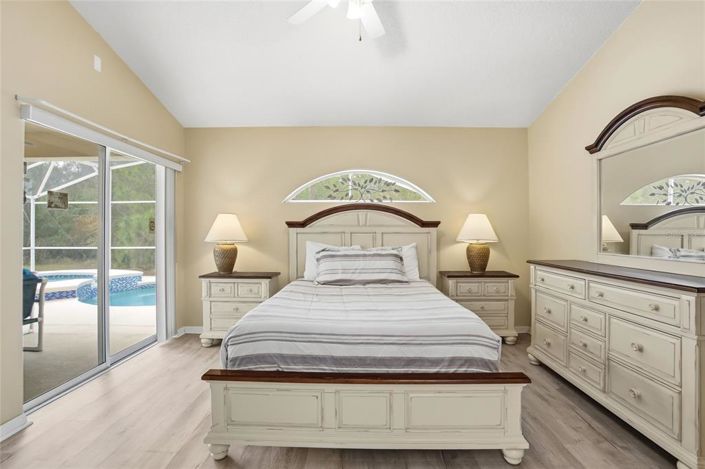 Image No.19-3 Bed Property for sale