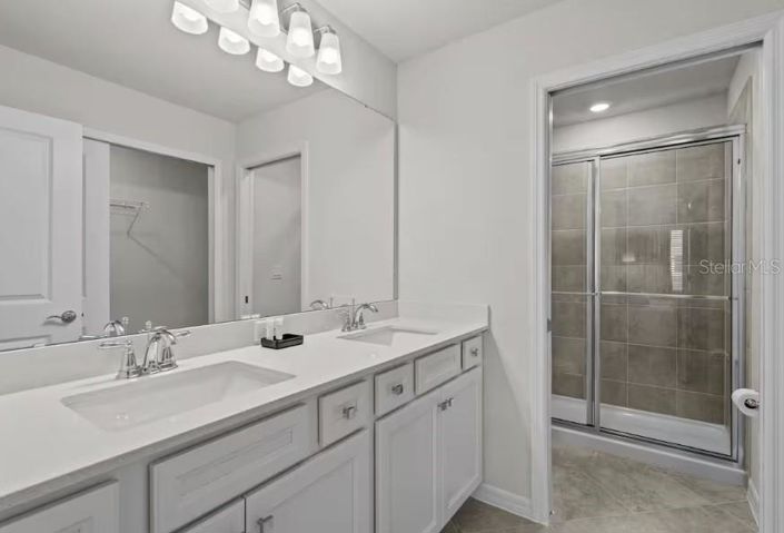 Image No.16-5 Bed Townhouse for sale