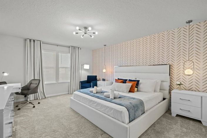 Image No.17-5 Bed Townhouse for sale