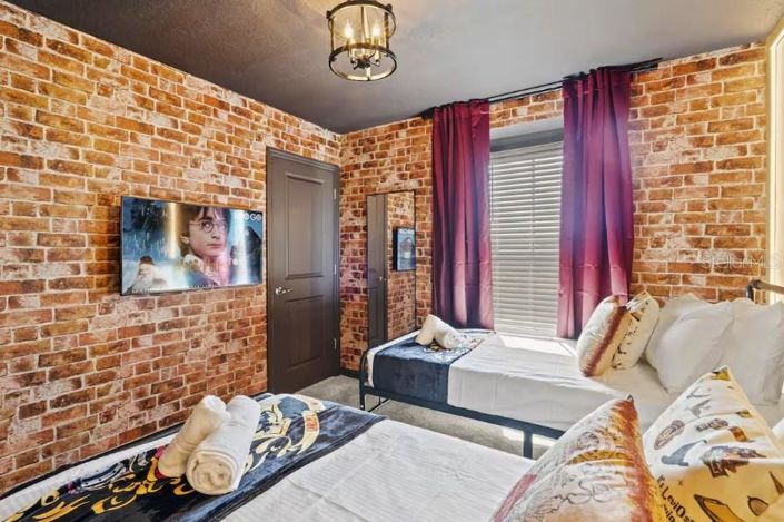 Image No.22-5 Bed Townhouse for sale