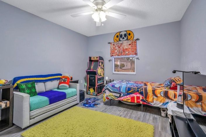 Image No.27-3 Bed Property for sale