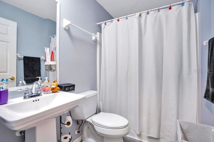 Image No.28-3 Bed Property for sale