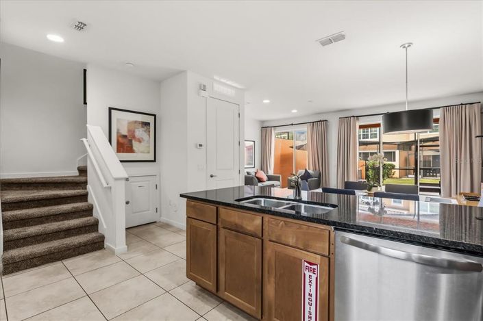 Image No.10-2 Bed Townhouse for sale