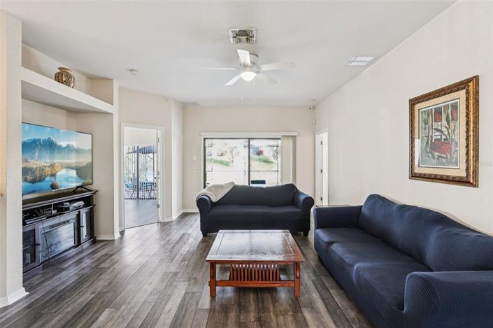 Image No.4-4 Bed Property for sale