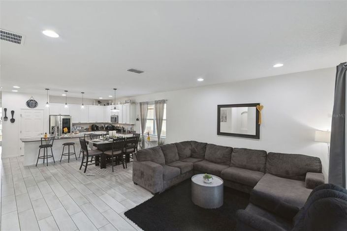 Image No.12-3 Bed Property for sale