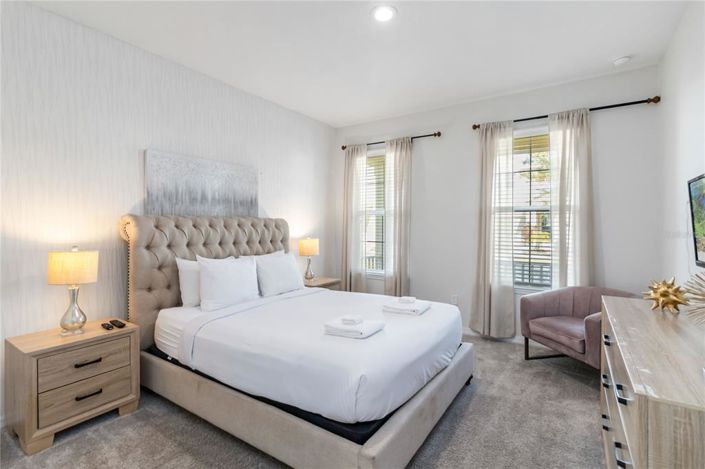 Image No.15-7 Bed Property for sale