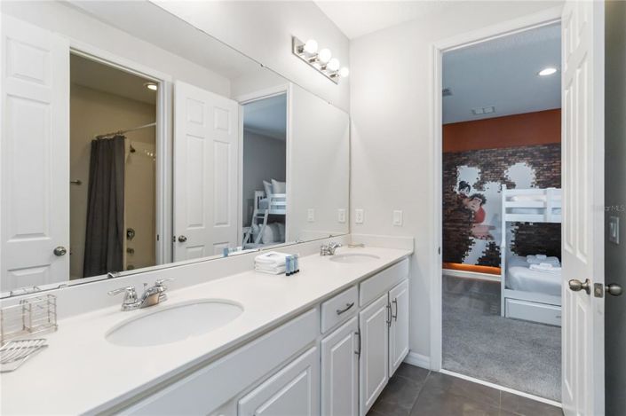 Image No.23-7 Bed Property for sale