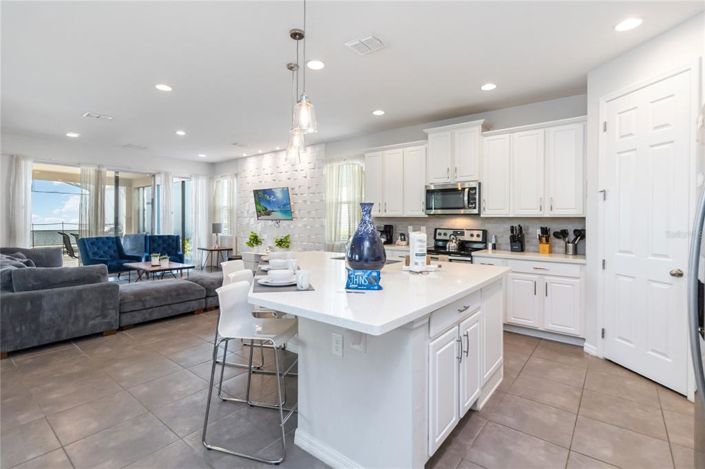 Image No.4-7 Bed Property for sale