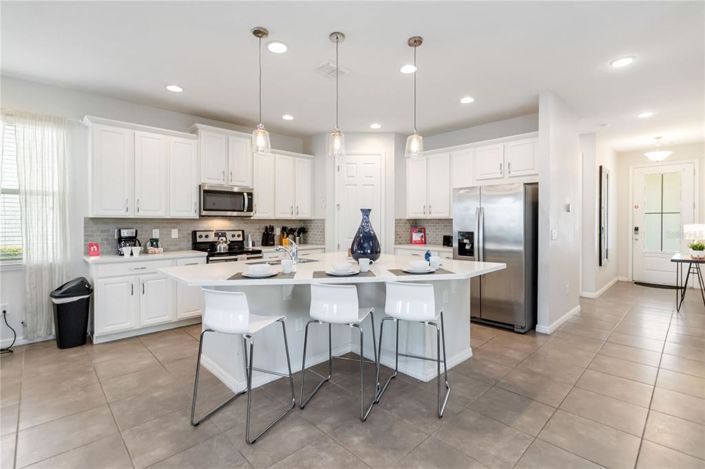 Image No.5-7 Bed Property for sale