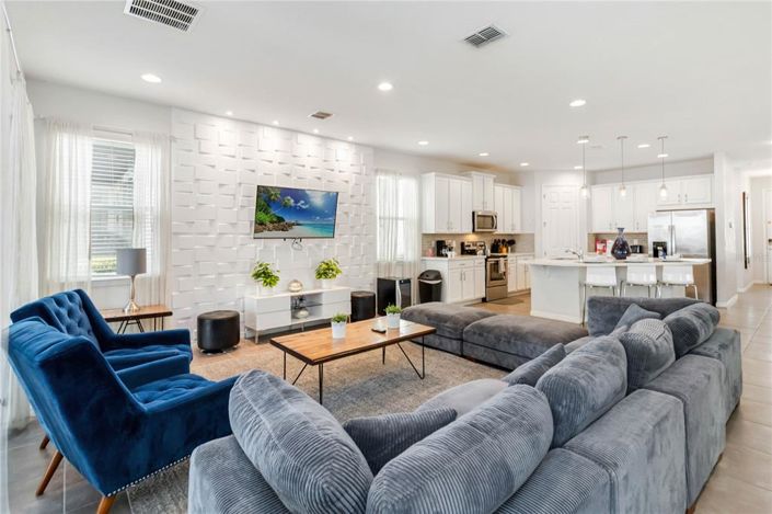 Image No.8-7 Bed Property for sale