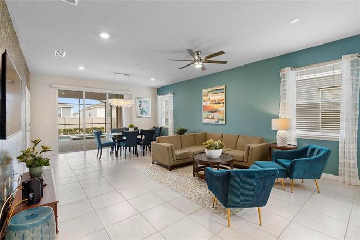 Image No.8-6 Bed Property for sale