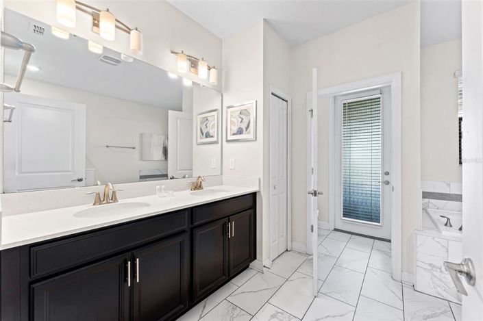 Image No.17-9 Bed Property for sale