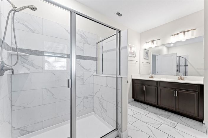 Image No.19-9 Bed Property for sale