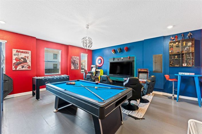 Image No.23-9 Bed Property for sale