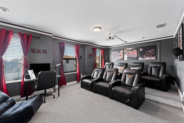 Image No.28-9 Bed Property for sale