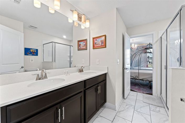 Image No.37-9 Bed Property for sale