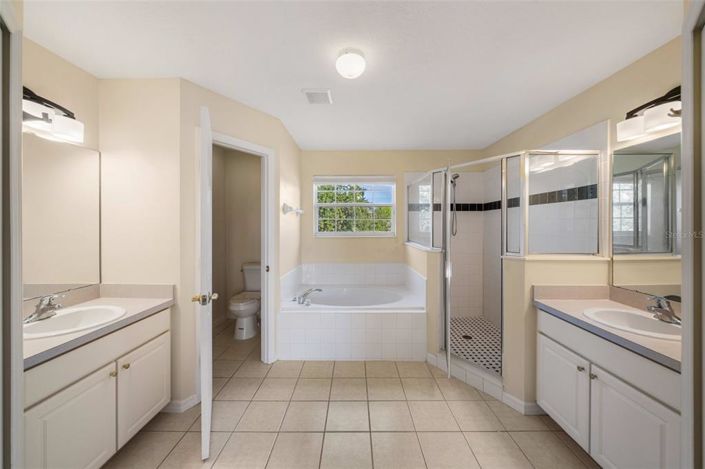 Image No.29-5 Bed Property for sale