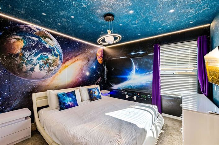 Image No.20-6 Bed Property for sale