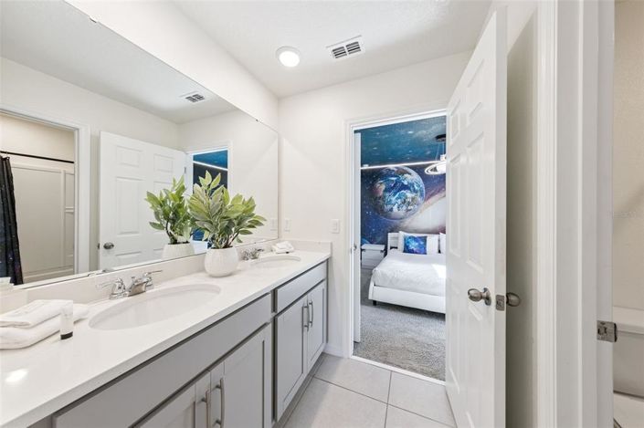 Image No.22-6 Bed Property for sale