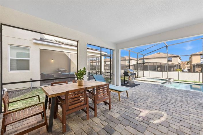 Image No.27-6 Bed Property for sale