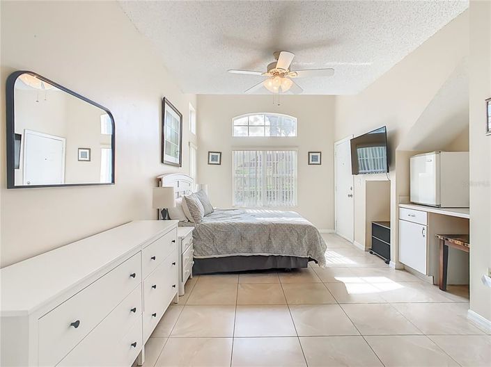 Image No.38-4 Bed Townhouse for sale