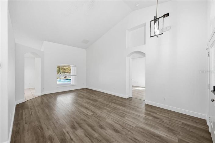 Image No.6-4 Bed Property for sale