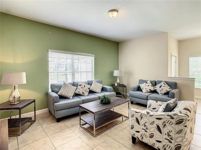 Image No.18-5 Bed Townhouse for sale