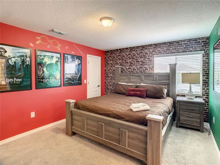 Image No.30-5 Bed Townhouse for sale